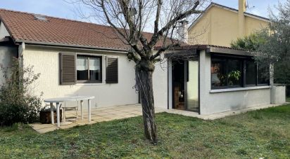 House 5 rooms of 125 m² in Chassieu (69680)