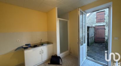 Town house 6 rooms of 111 m² in Béthines (86310)