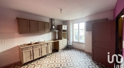 Town house 6 rooms of 111 m² in Béthines (86310)