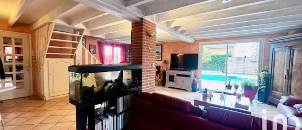 Traditional house 5 rooms of 120 m² in Pins-Justaret (31860)