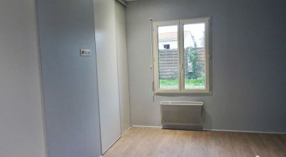 House 5 rooms of 122 m² in Saint-Gelais (79410)