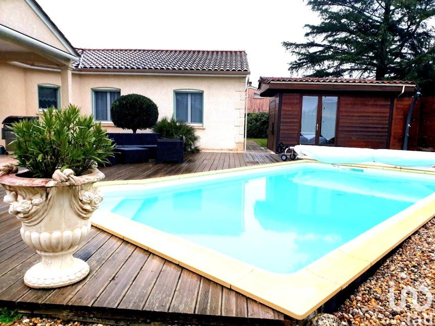 House 6 rooms of 147 m² in Bergerac (24100)