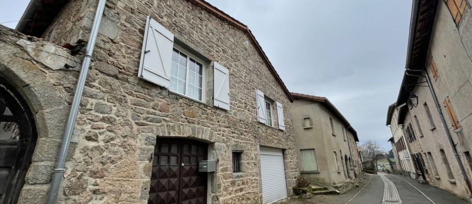 Maison 6 pièces de 131 m² à Cervières (42440)