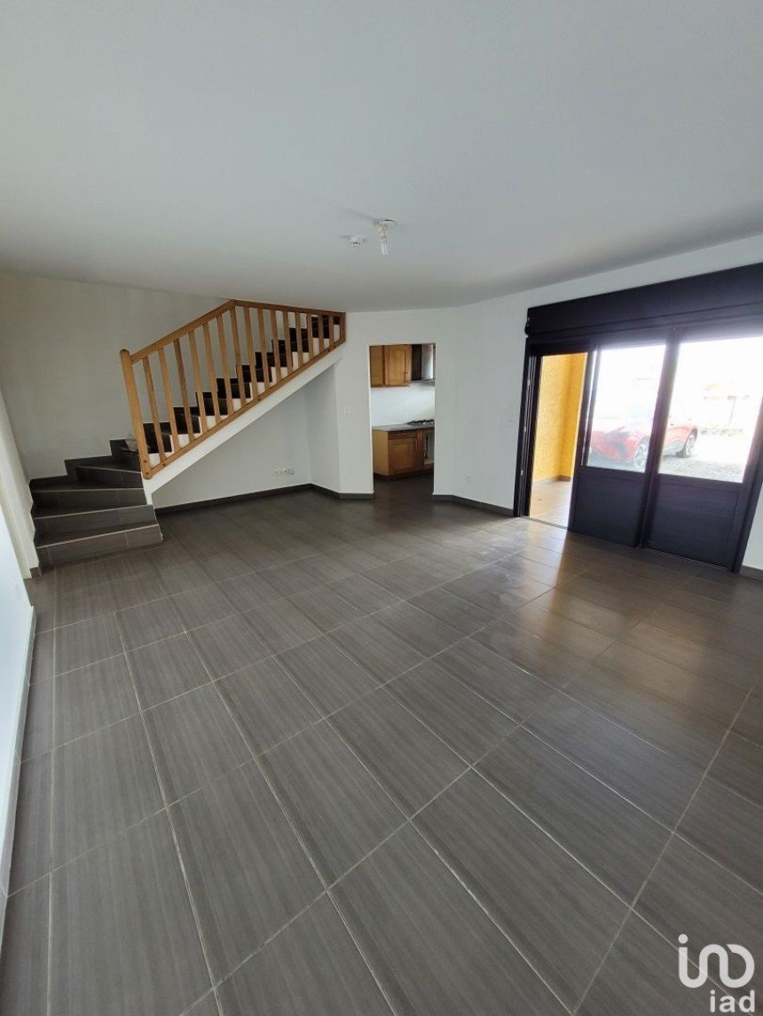 Appartement 4 pièces de 95 m² à Saint-Pierre (97410)