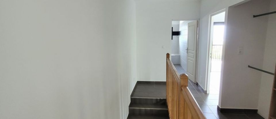 Appartement 4 pièces de 95 m² à Saint-Pierre (97410)