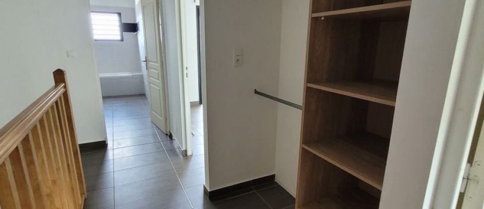 Apartment 4 rooms of 95 m² in Saint-Pierre (97410)