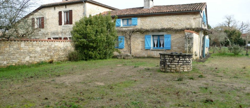 House 6 rooms of 130 m² in Lichères (16460)