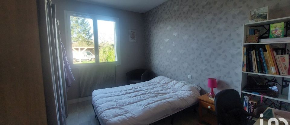 House 6 rooms of 107 m² in Lamothe-Montravel (24230)
