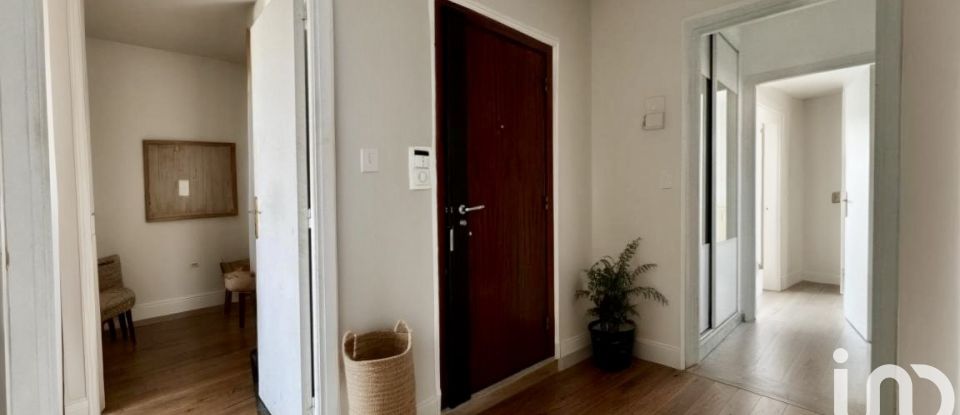 Appartement 3 pièces de 65 m² à Saint-Laurent-du-Var (06700)