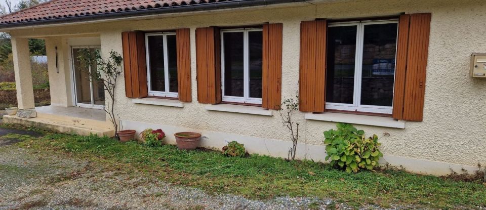 House 5 rooms of 82 m² in Saint-Pompont (24170)