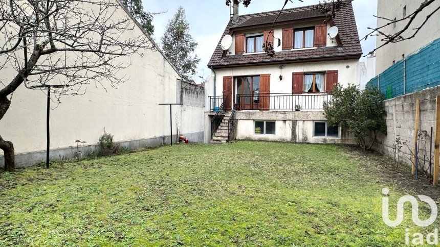 Town house 5 rooms of 107 m² in La Courneuve (93120)