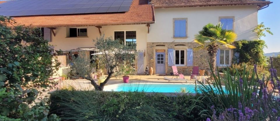House 8 rooms of 281 m² in Châbons (38690)