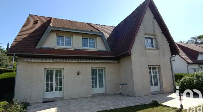Maison traditionnelle 7 pièces de 178 m² à Noailles (60430)