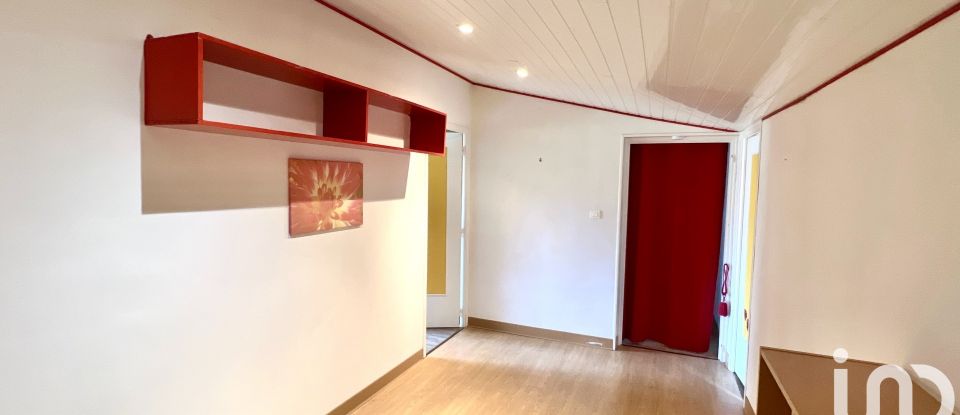 House 7 rooms of 186 m² in Pont-Saint-Esprit (30130)