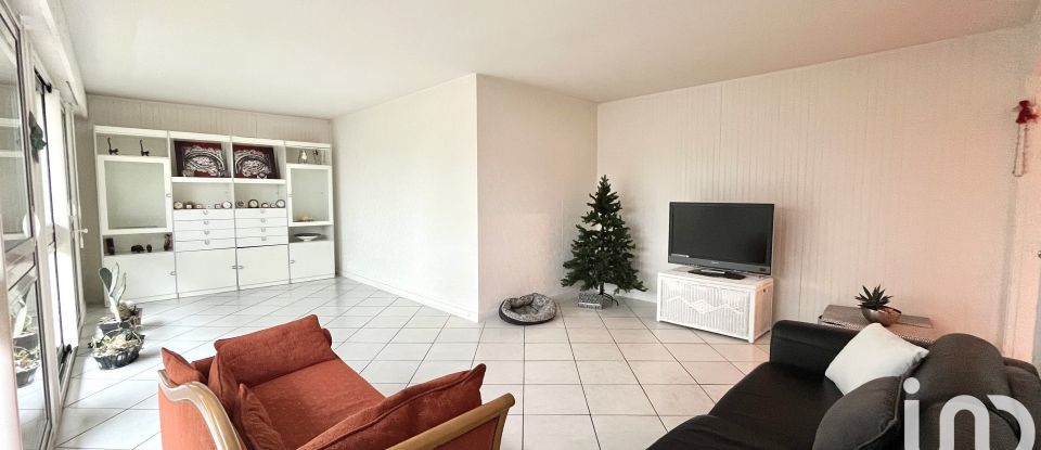 Apartment 4 rooms of 84 m² in Chilly-Mazarin (91380)