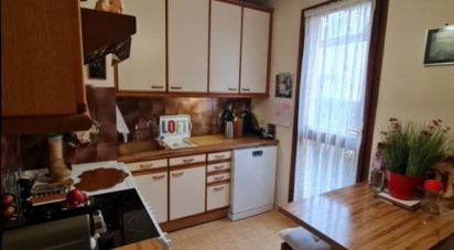 Apartment 3 rooms of 68 m² in Chartres (28000)