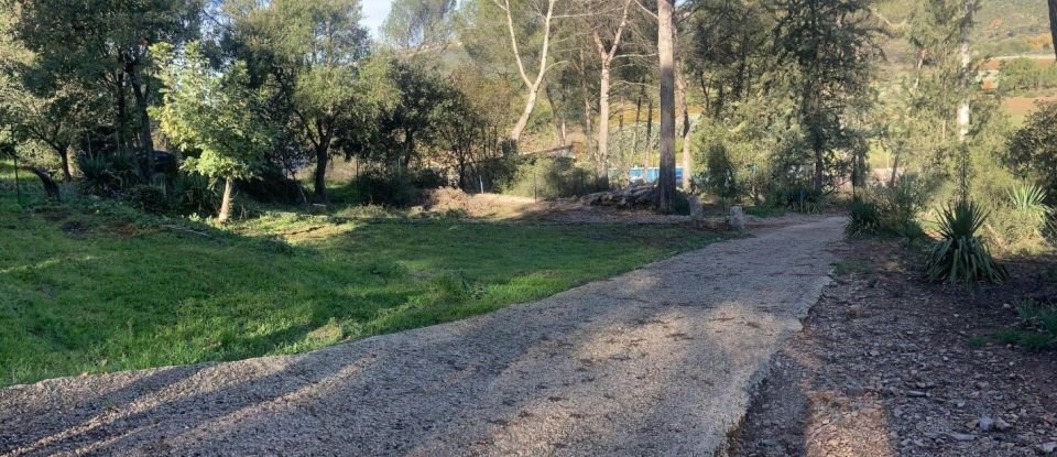 Land of 485 m² in Rousset (13790)