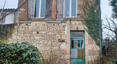 Maison 2 pièces de 128 m² à Saint-Fort-sur-Gironde (17240)