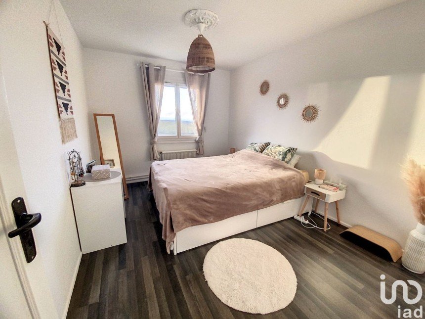 Apartment 3 rooms of 72 m² in Auxerre (89000)