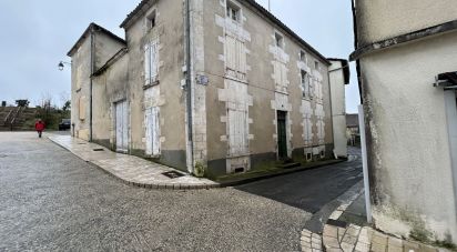 Barn conversion 6 rooms of 185 m² in Barbezieux-Saint-Hilaire (16300)