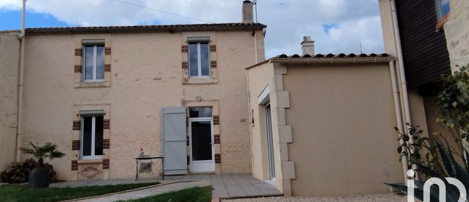 House 5 rooms of 129 m² in Pouillé (85570)