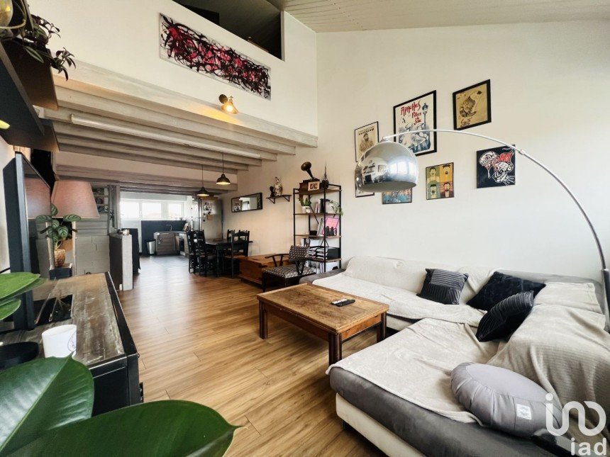 Apartment 4 rooms of 80 m² in Saint-Julien-les-Villas (10800)