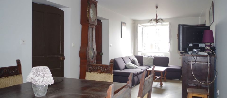 House 8 rooms of 197 m² in Uhart-Cize (64220)