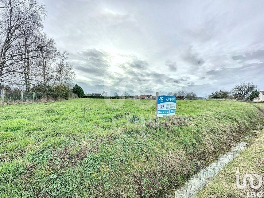 Land of 3,530 m² in Diges (89240)