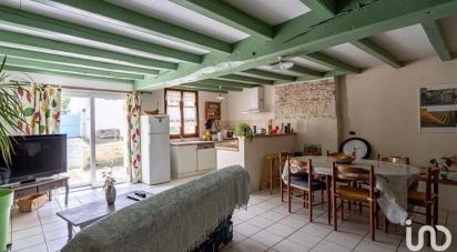 House 9 rooms of 217 m² in Bernay-Saint-Martin (17330)