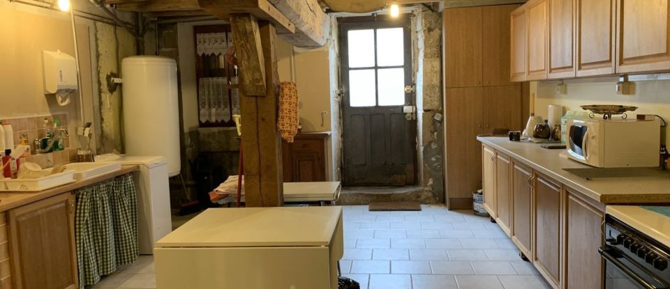 House 4 rooms of 82 m² in Clamecy (58500)