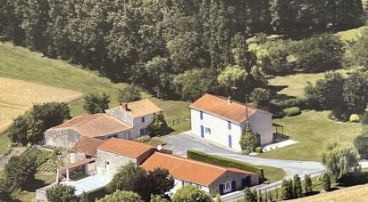House 8 rooms of 242 m² in Chaillé-les-Marais (85450)