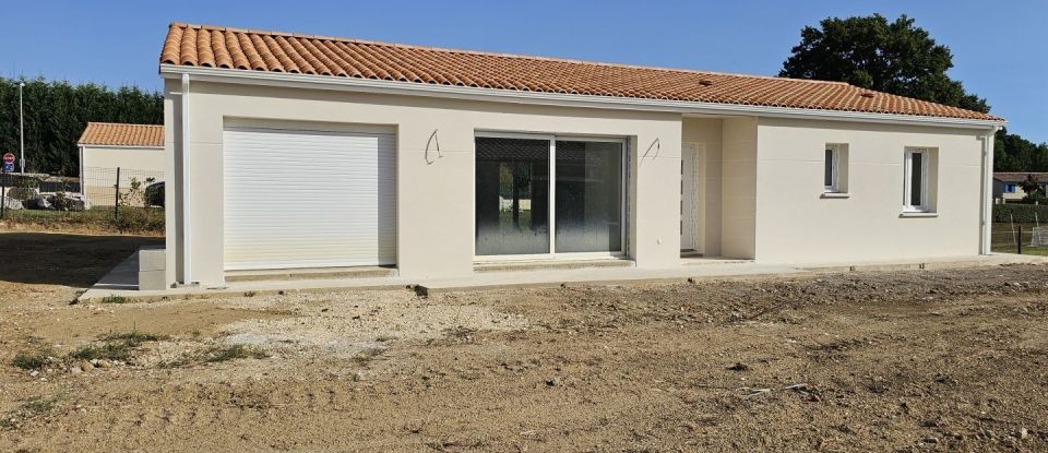 House 4 rooms of 106 m² in Clérac (17270)