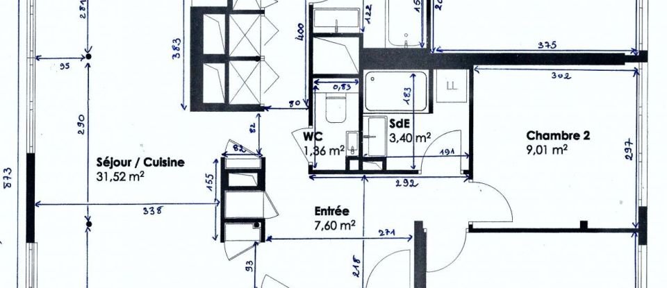 Appartement 4 pièces de 86 m² à - (93500)