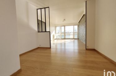 Apartment 4 rooms of 82 m² in Les Ulis (91940)