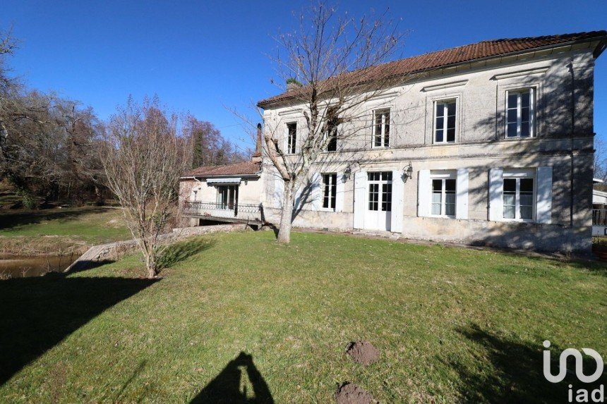 Maison 10 pièces de 195 m² à Montguyon (17270)