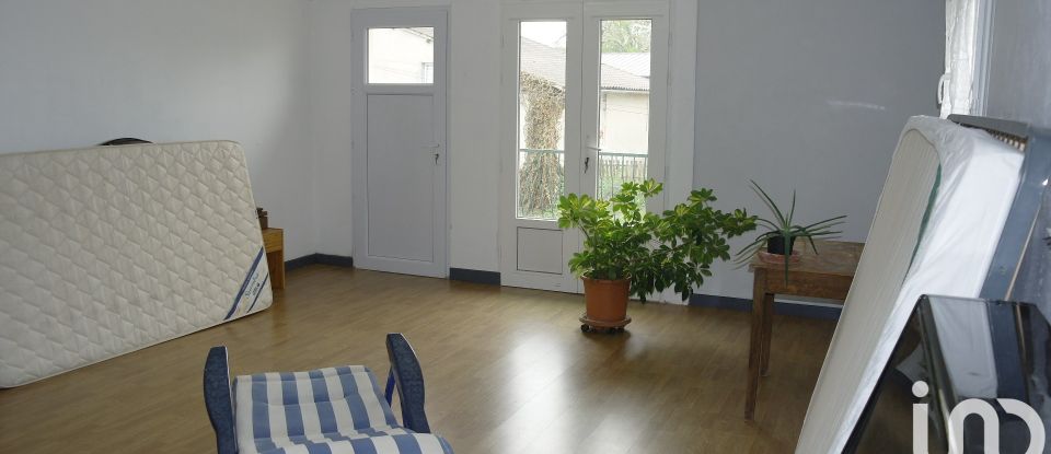House 9 rooms of 206 m² in Cazaubon (32150)