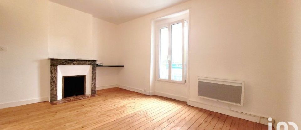 House 3 rooms of 64 m² in SAINT-MACAIRE-EN-MAUGES (49450)