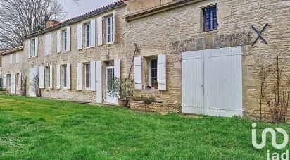 House 7 rooms of 210 m² in Saint-Mard (17700)
