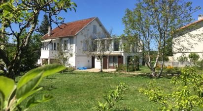 House 6 rooms of 120 m² in Chalais (16210)