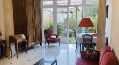 House 9 rooms of 338 m² in Bordeaux (33800)