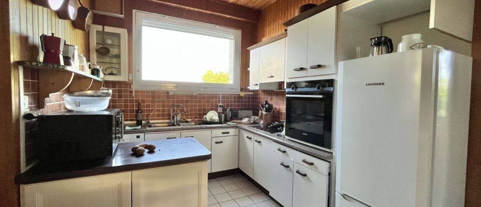House 6 rooms of 202 m² in La Meauffe (50880)
