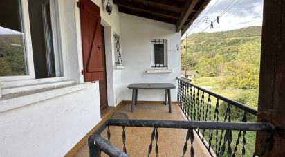 House 6 rooms of 104 m² in Uhart-Cize (64220)