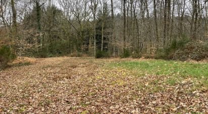 Land of 2,211 m² in Saint-Priest-Taurion (87480)