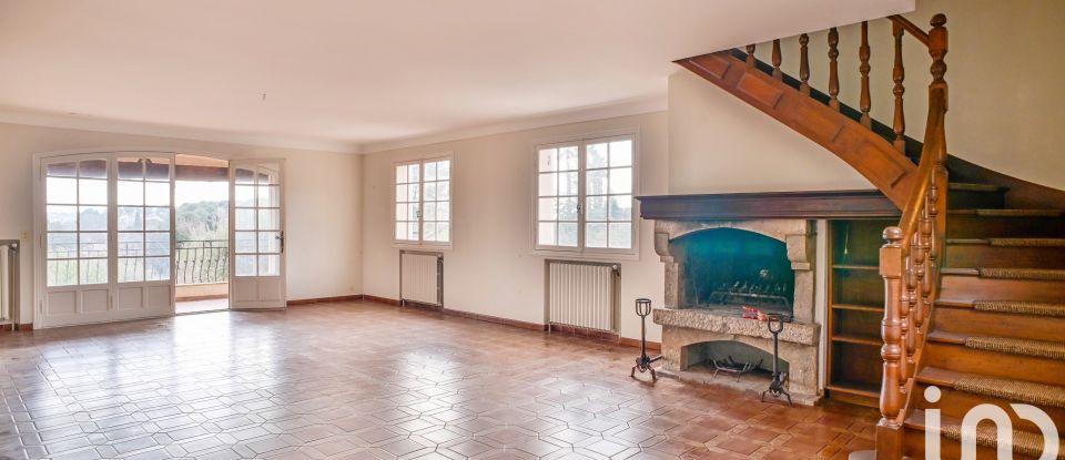 Maison traditionnelle 11 pièces de 347 m² à Mougins (06250)