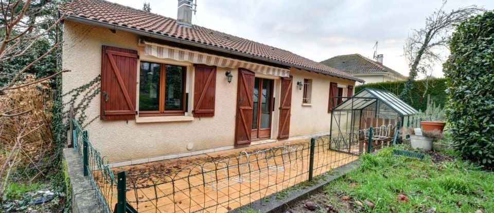 House 5 rooms of 87 m² in Saint-Priest-Taurion (87480)