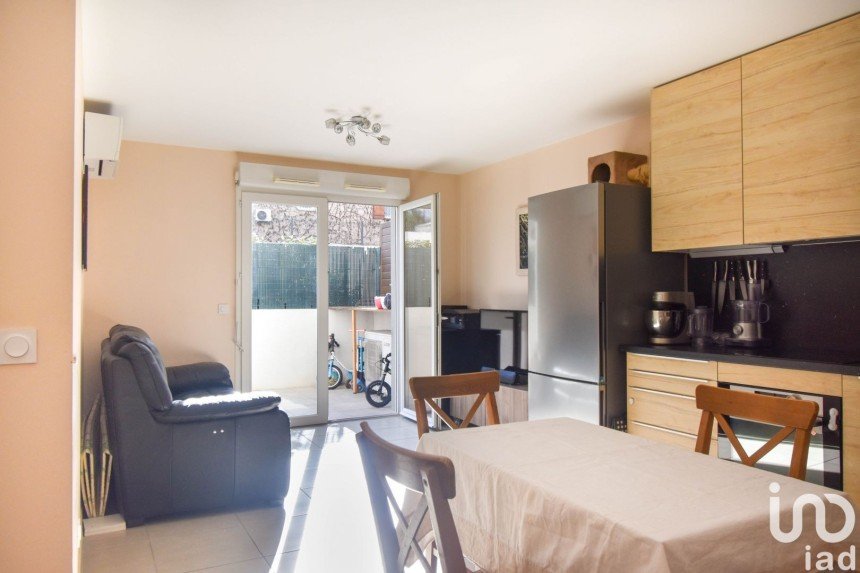 Apartment 3 rooms of 54 m² in Aubagne (13400)