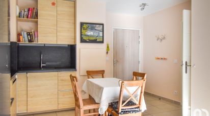 Apartment 3 rooms of 54 m² in Aubagne (13400)