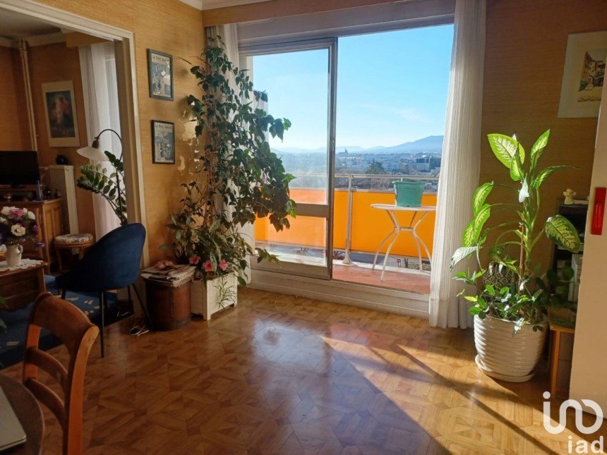 Appartement 5 pièces de 104 m² à Clermont-Ferrand (63100)
