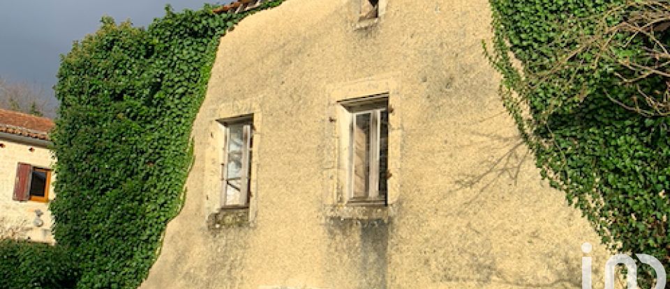 Maison de village 7 pièces de 163 m² à Luxé (16230)