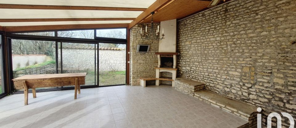 House 7 rooms of 225 m² in Benon (17170)